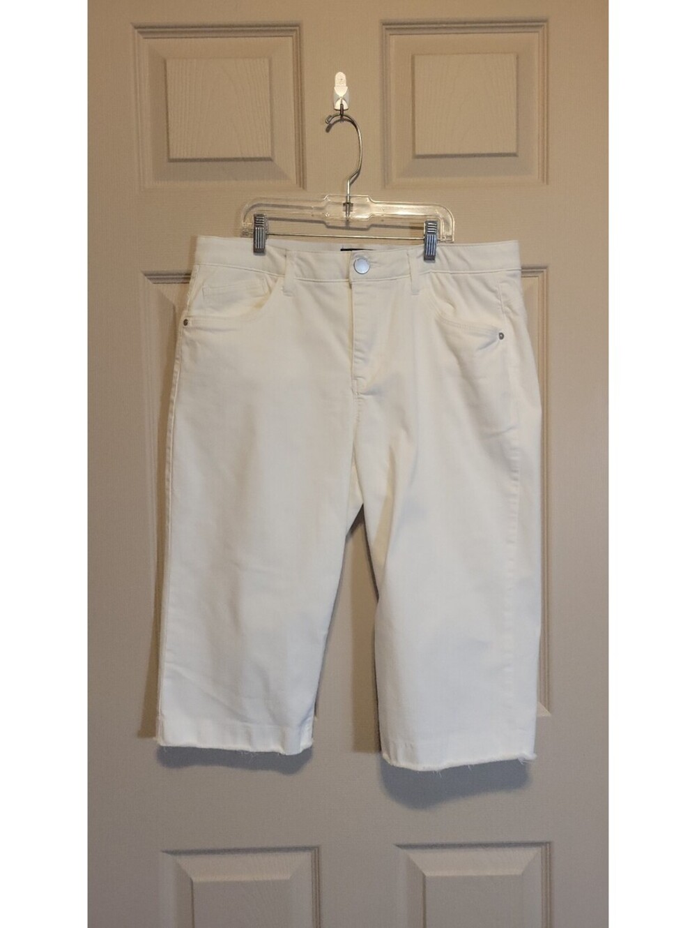 Democracy White Capri Pants Size 14P